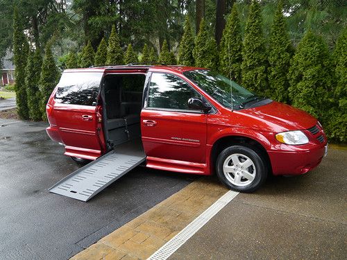 2006 dodge grand caravan sxt handicap wheelchair van 6200 original miles as new