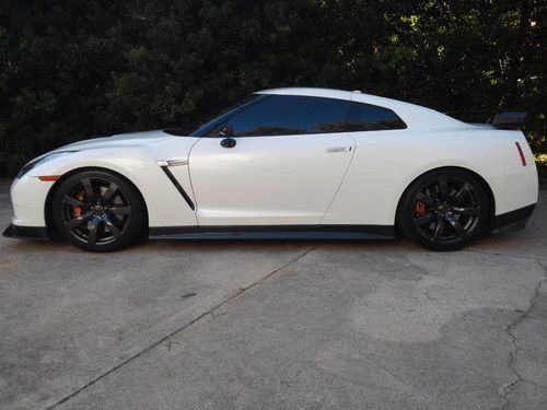 Pearl white - carbon fiber / 24k miles / nc