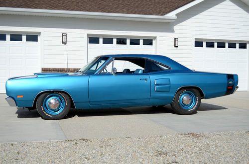 1969 dodge super bee,   b5 blue,  ram air,  restored