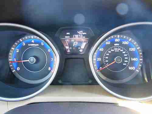 2011 Hyundai Elantra Limited Sedan 4-Door 1.8L, image 3