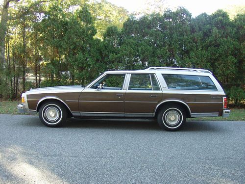 1977 Chevrolet Caprice Classic Estate Wagon 4-Door 5.7L 68,000 original miles !, image 2