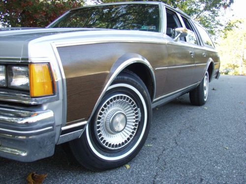 1977 Chevrolet Caprice Classic Estate Wagon 4-Door 5.7L 68,000 original miles !, image 4