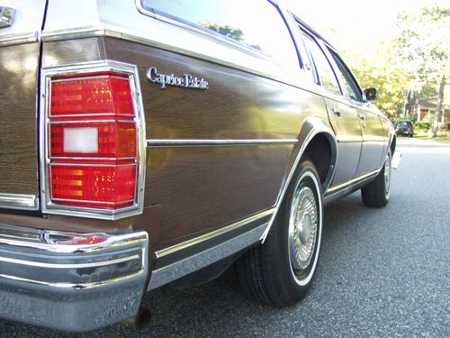1977 Chevrolet Caprice Classic Estate Wagon 4-Door 5.7L 68,000 original miles !, image 5
