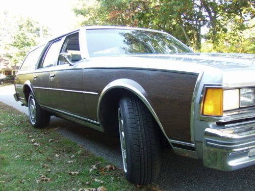 1977 Chevrolet Caprice Classic Estate Wagon 4-Door 5.7L 68,000 original miles !, image 24