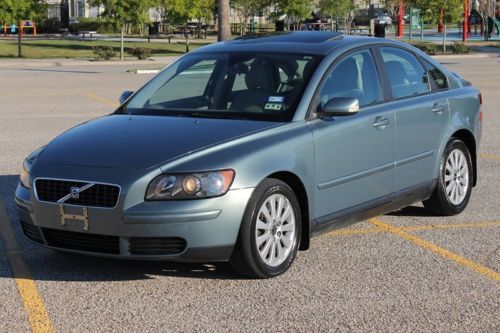 2004 volvo s40 2.4l sedan extra clean leather srs airbags**no  reserve auction**