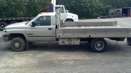 2000 dodge ram 3500 12' flatbed truck w/ ramp rails