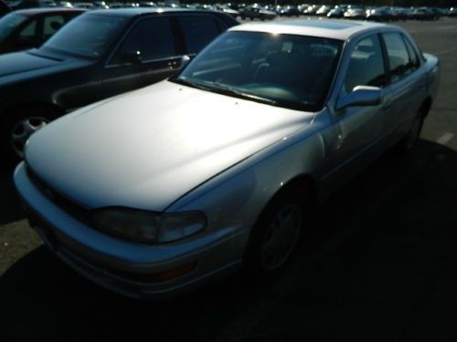 1992 toyota camry xle sedan 4-door 3.0l