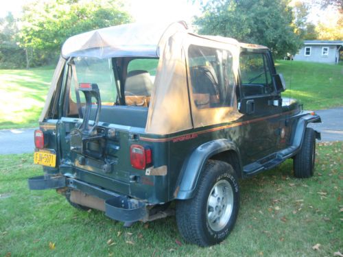 1994 Jeep Wrangler Sahara Sport Utility 2-Door 4.0L NO RESERVE, image 4