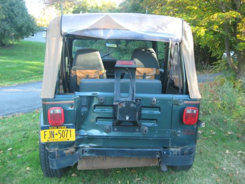 1994 Jeep Wrangler Sahara Sport Utility 2-Door 4.0L NO RESERVE, image 5