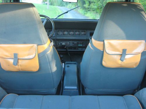 1994 Jeep Wrangler Sahara Sport Utility 2-Door 4.0L NO RESERVE, image 10