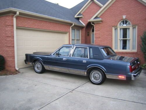 1987 lincoln town car signature series - nice!  no reserve!