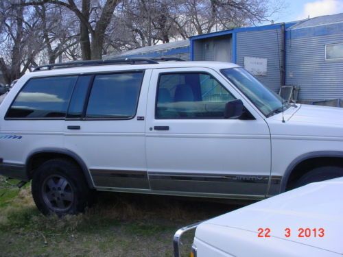 1994 gmc jimmy sle. 4x4 suv.4.3l. automatic. low 154k miles. 20 mpg. good shape