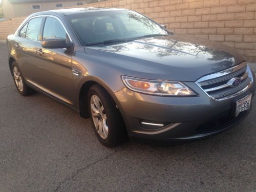 2011 ford taurus sel, no reserve, one owner, like new