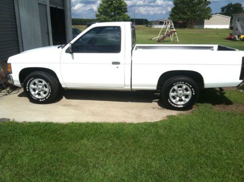 1997 nissan pickup base standard cab pickup 2-door 2.4l