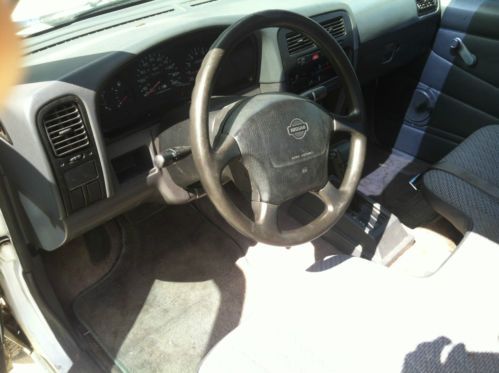 1997 Nissan Pickup Base Standard Cab Pickup 2-Door 2.4L, image 7