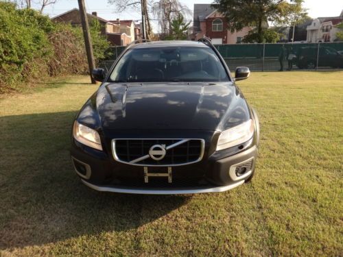 2010 volvo xc70 3.2 awd  black on black stylish wagon (no reserve)