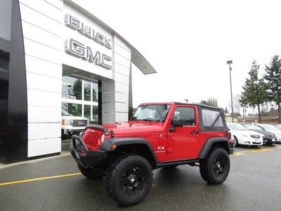 2007 jeep wrangler with over $8000 in extras ! automatic  ,and a/c ! drives nice