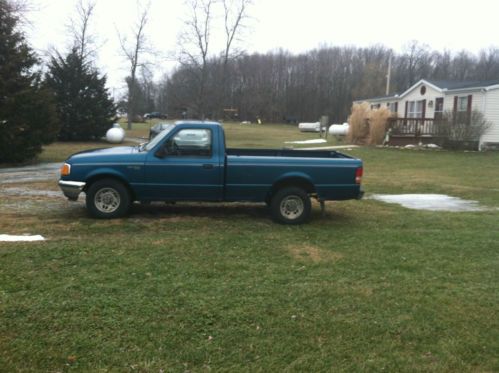 1993 ford ranger xlt standard cab pickup 2-door 2.3l