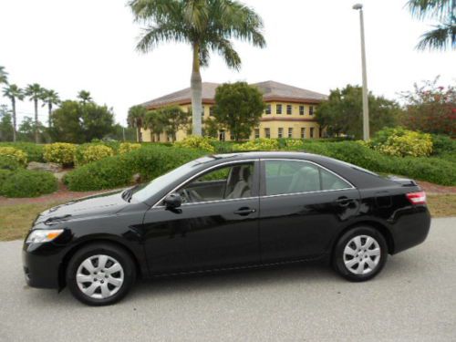 Beautiful florida 2010 camry rare 6-speed trans! 4cyl 33mpg!