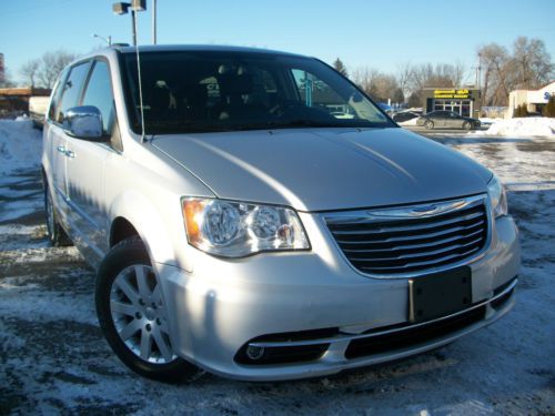 2011 chrysler town &amp; country touring-l edition,salvage,no reserve,navi,2dvd
