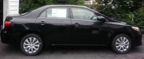 2013 toyota corolla le sedan 4-door 1.8l