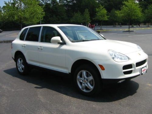 Porsche cayenne 2009 like brand new 23k miles fully loaded