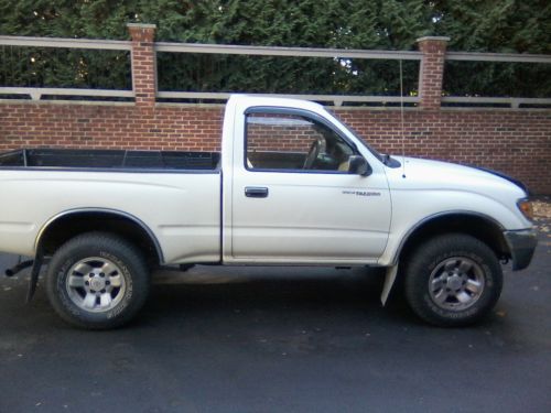 1997 toyota tacoma dlx standard cab pickup 2-door 2.7l 4x4