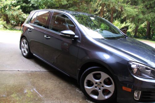 2010 volkswagen gti  4-door 2.0l turbo 6 spd dsg auto