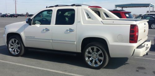 2011 chevrolet avalanche ltz crew cab pickup 4-door 5.3l