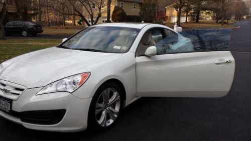 2010 hyundai genesis coupe 2.0t, 30,500 miles,custom with genesis wing logos