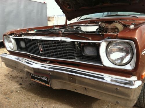 1975 plymouth duster custom coupe 2-door 5.2l