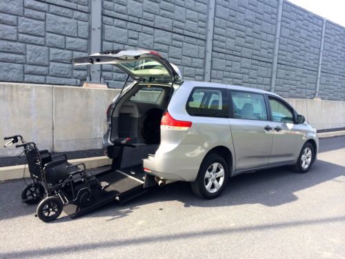 2012 toyota sienna wheelchair van mobility new conversion - like new - low miles