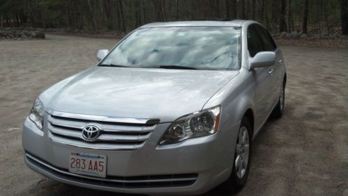 2005 toyota avalon xl sedan 4-door 3.5l