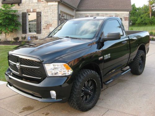 2013 ram 1500 hemi 5.7l v8  4x4  100% perfect! loaded!  14k miles