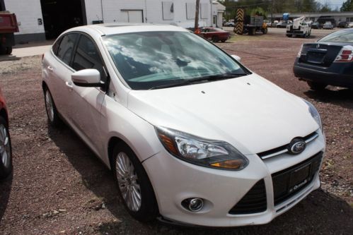 No reserve 2012 ford focus sel zx4  2.0l sync wrecked repairable salvage flood