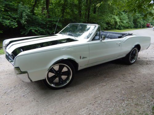 Rare loaded convertible 1967 oldsmobile cutlass (very few of these left)