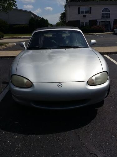 Tonja 2000 madza miata mx5