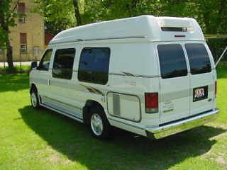 Dog show van carrier/ canine traveler