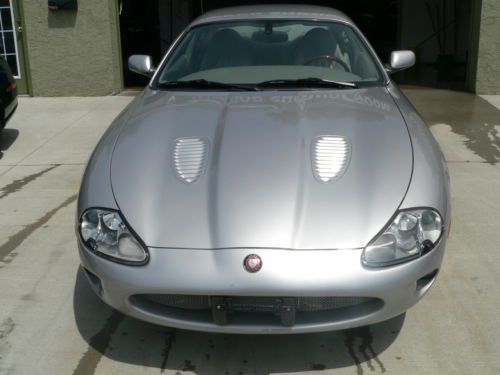 2000 jaguar xkr coupe 3 owners,  clean car fax low miles