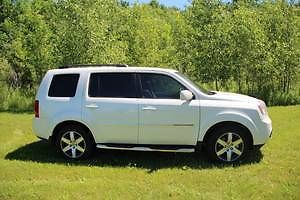 2012 honda pilot touring sport utility 4-door 3.5l white $4k under kbb