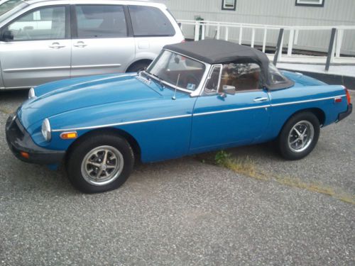 1975 mg  mgb convertible  2-door   1.8l