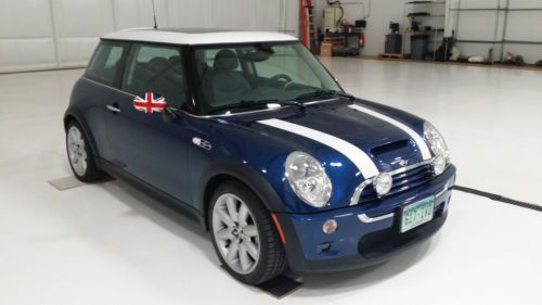 5000 actual miles! 2004 mini cooper s