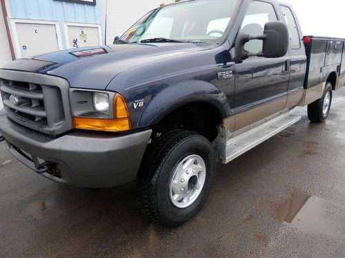 2001 ford f 350 supercab 4x4 w/utility box and 32300 miles