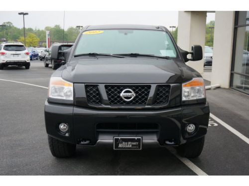 2012 nissan titan pro-4x