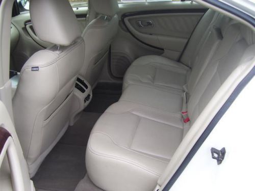 2010 ford taurus limited