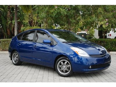 100-pics 08 toyota prius touring hybrid pkg 6 navigation xenon 6-cd mp3 back-up