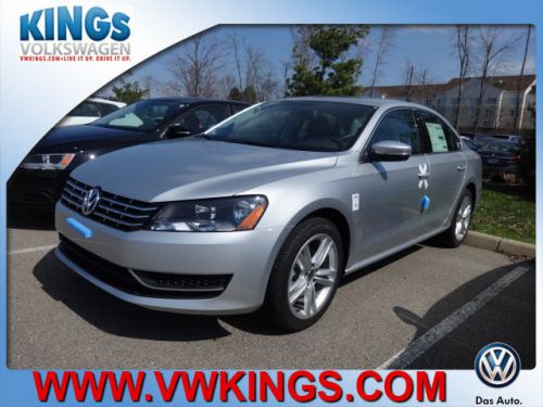 2014 Volkswagen Passat 2.0L TDI SE, image 2