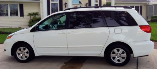 2009 toyota sienna le white 5-door van * low-miles! garage-kept! * cocoa, fl