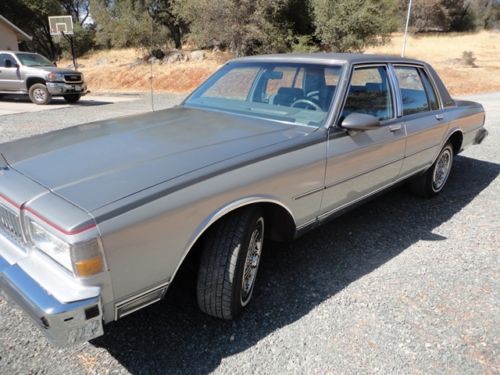 1987 Chevrolet Caprice Classic LS Brougham Sedan 4-Door 5.0L, image 8