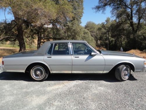1987 Chevrolet Caprice Classic LS Brougham Sedan 4-Door 5.0L, image 11